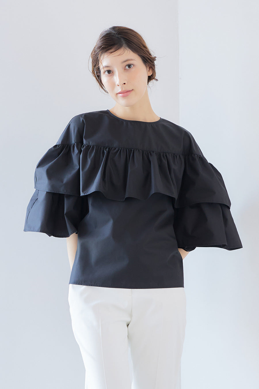 Frill volume blouse / Black