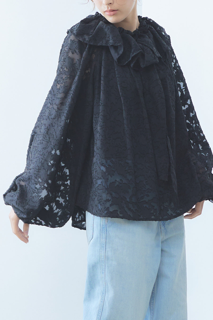 Sheer jacquard blouse / Black