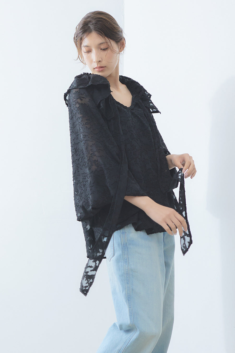 Sheer jacquard blouse / Black