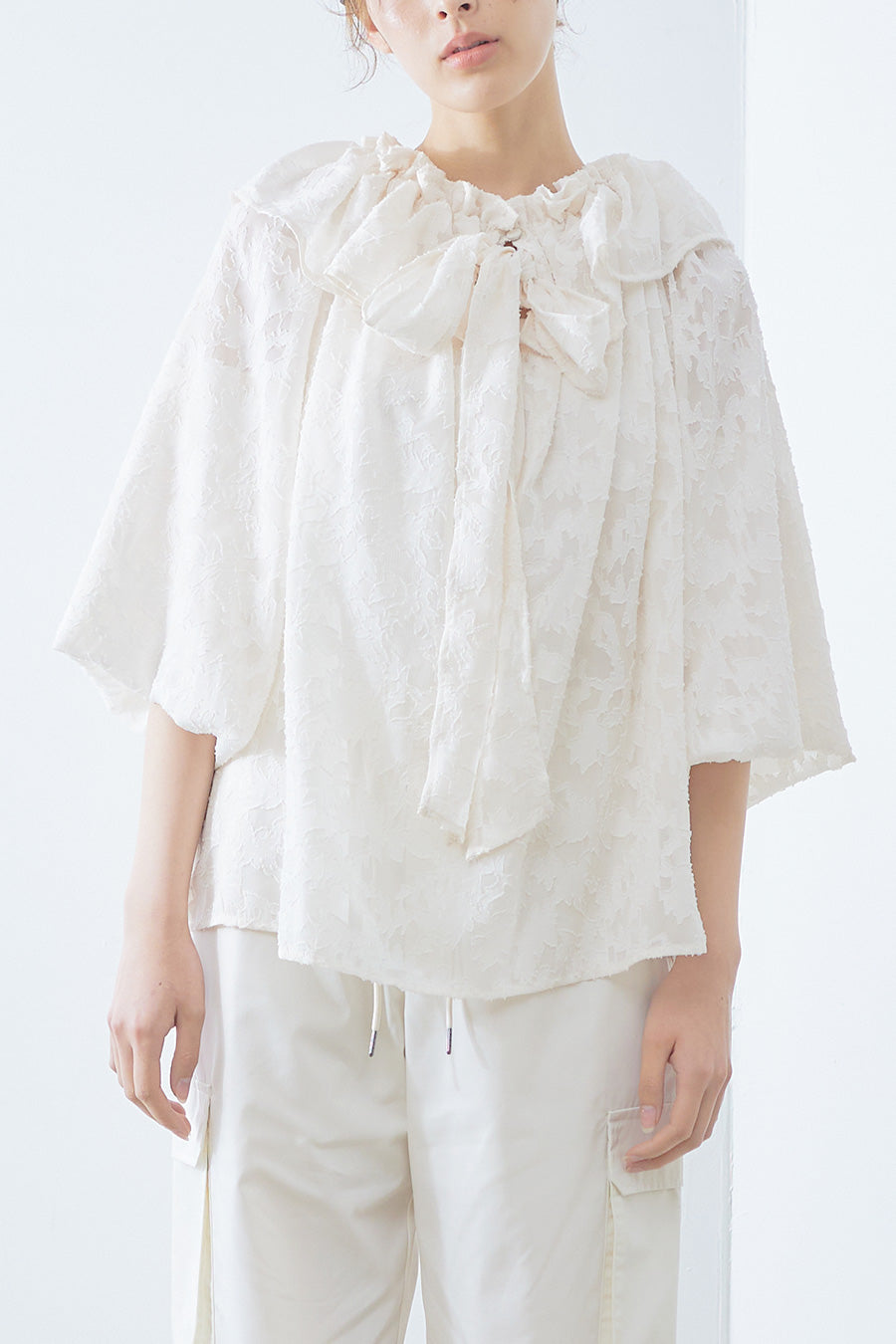 Sheer jacquard blouse / Off white