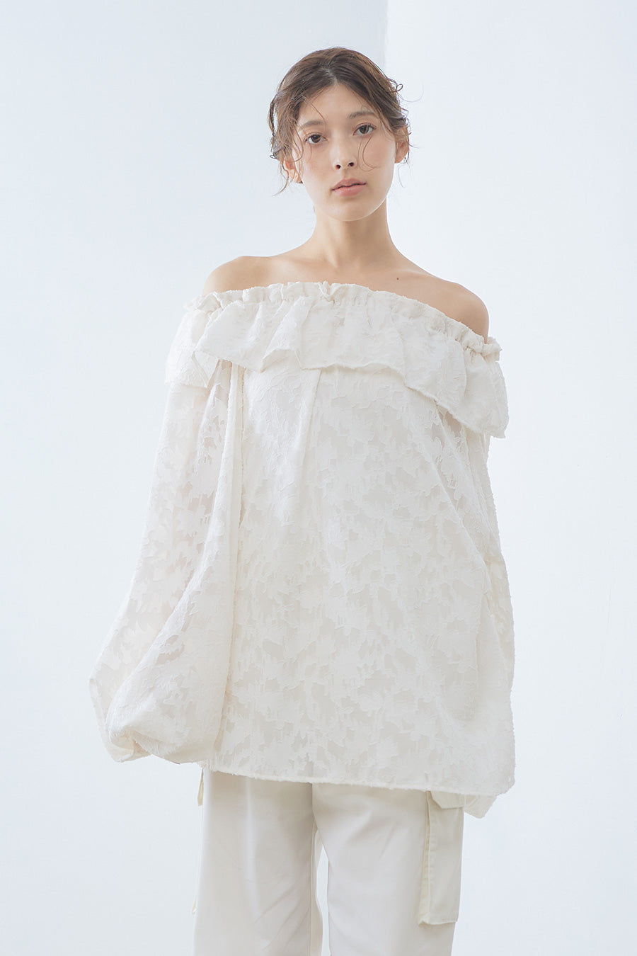 Sheer jacquard blouse / Off white