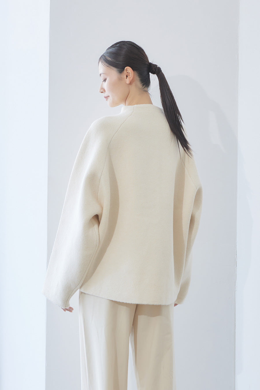 Soft touch basic cardigan / White