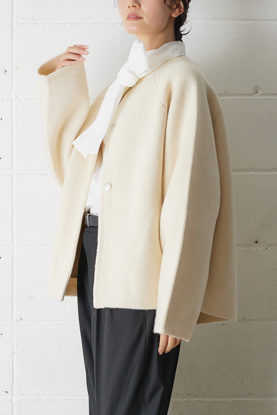 Soft touch basic cardigan / White