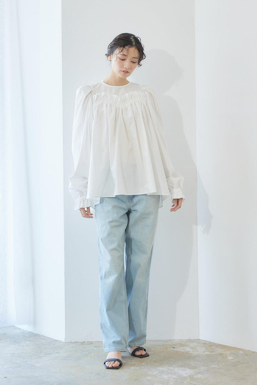 × Kana Nakamura Cupid shirring blouse / Deep navy