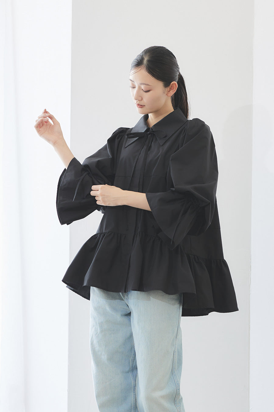 Tiered ribbon blouse / Black