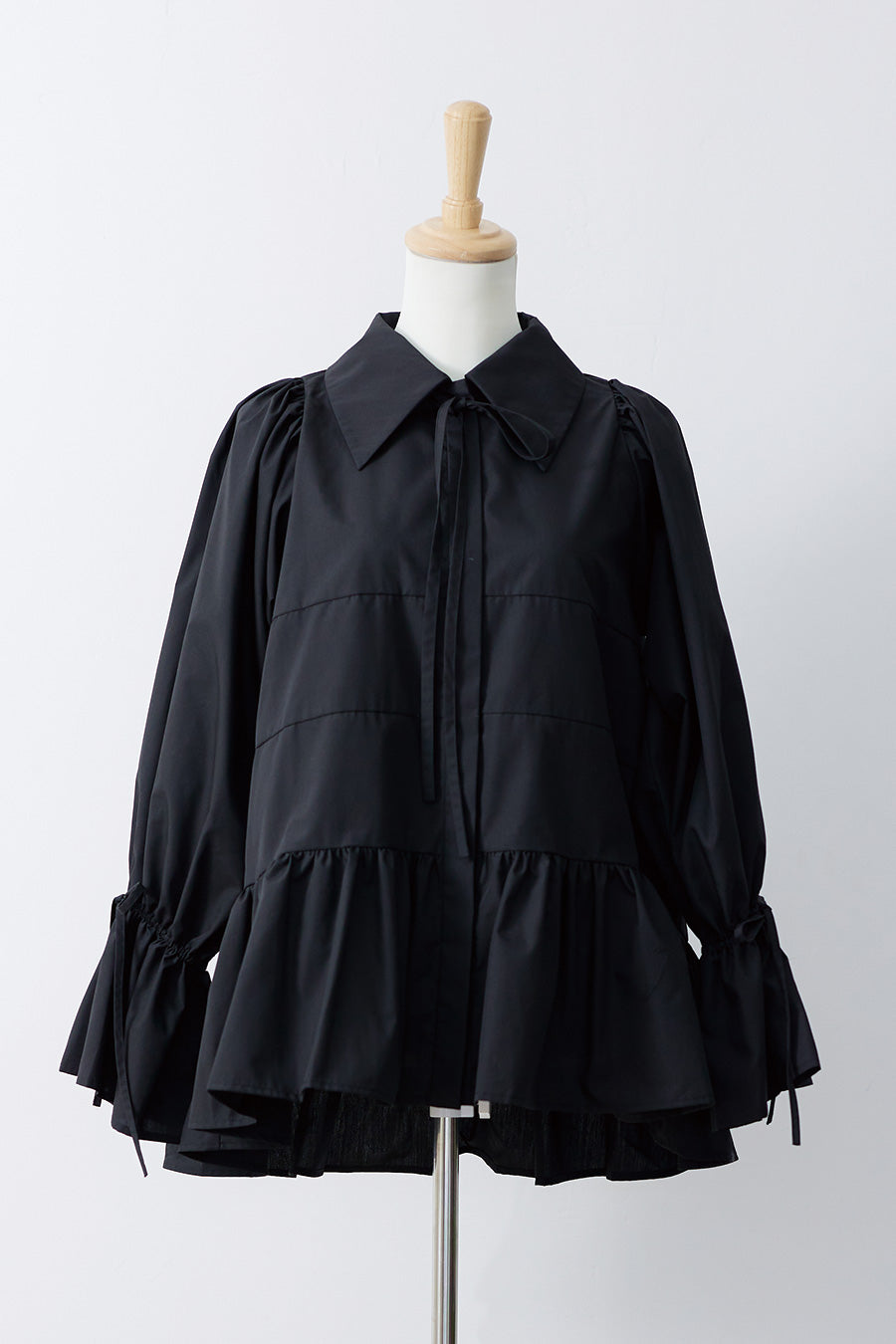 Tiered ribbon blouse / Black