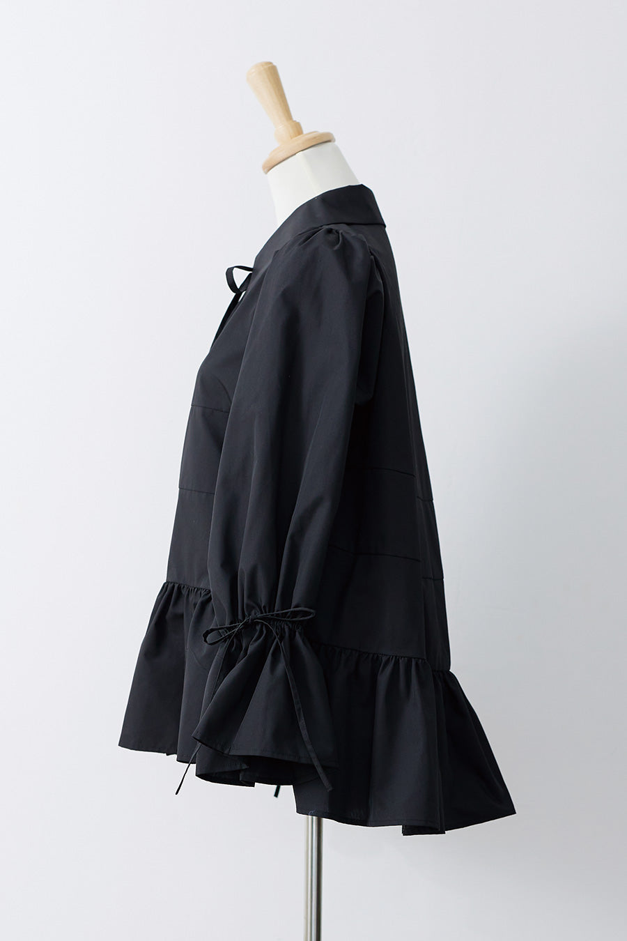 Tiered ribbon blouse / Black