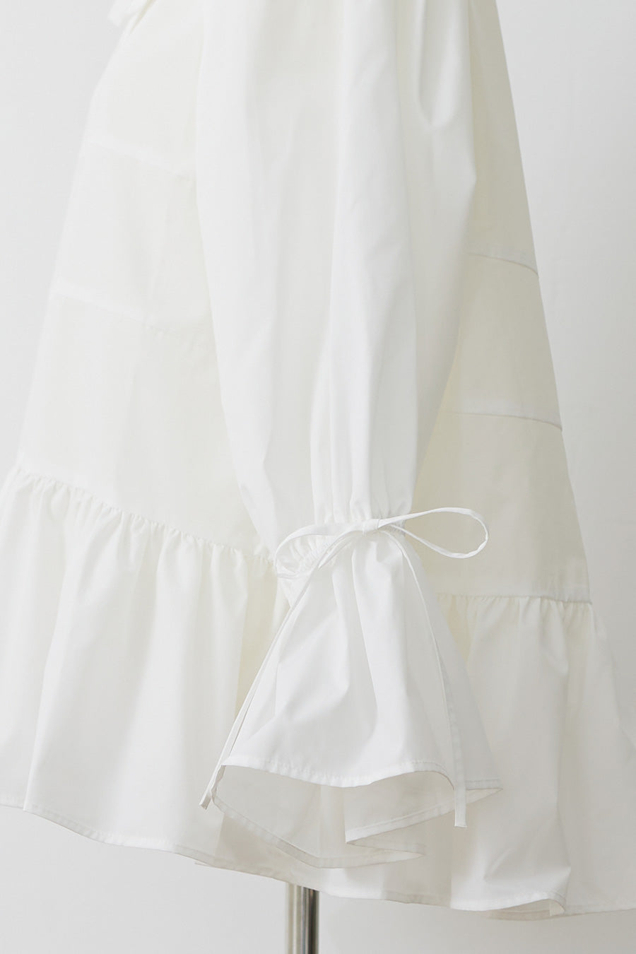 Tiered ribbon blouse / White