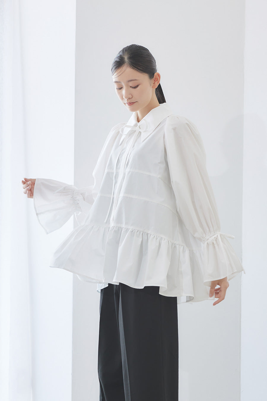 Tiered ribbon blouse / White