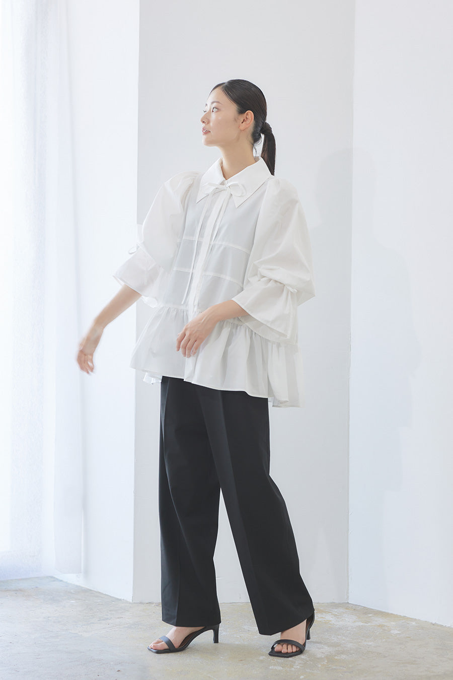 Tiered ribbon blouse / White