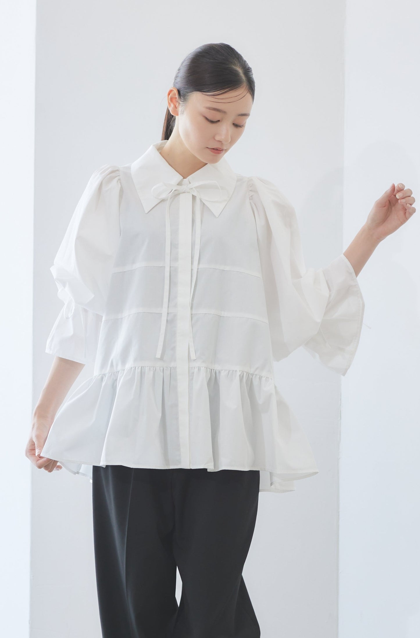 Tiered ribbon blouse / White