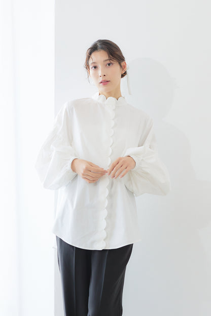 【VERY STOREコラボ】 Ribbon tiny scallop blouse