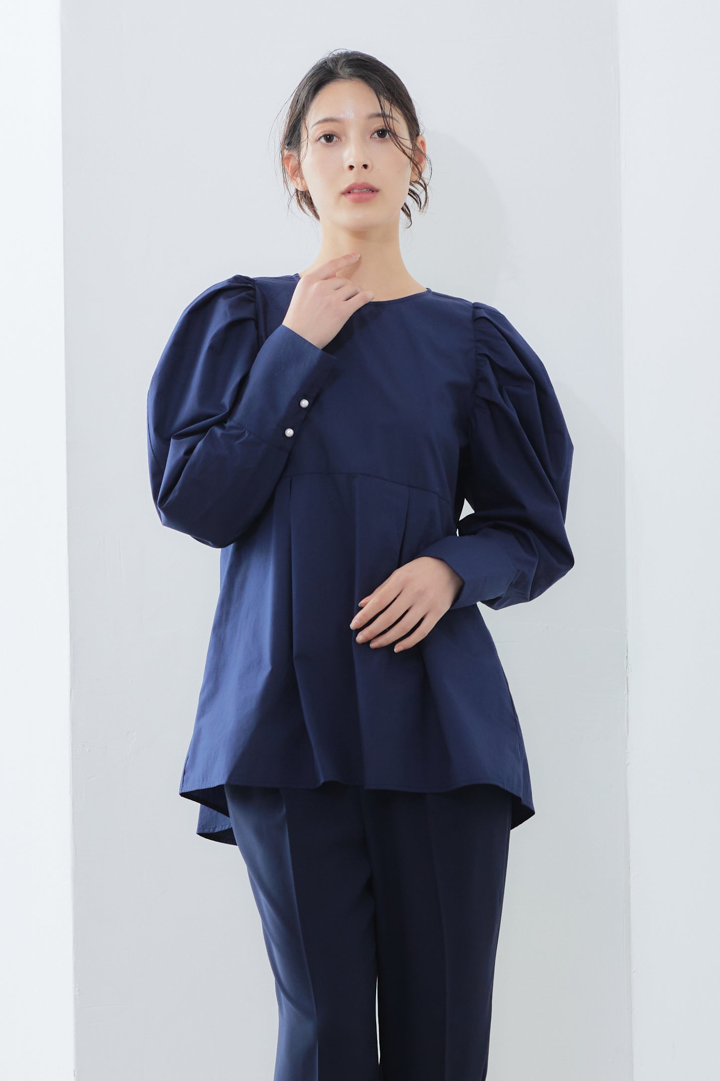 Shoulder blouse /Navy