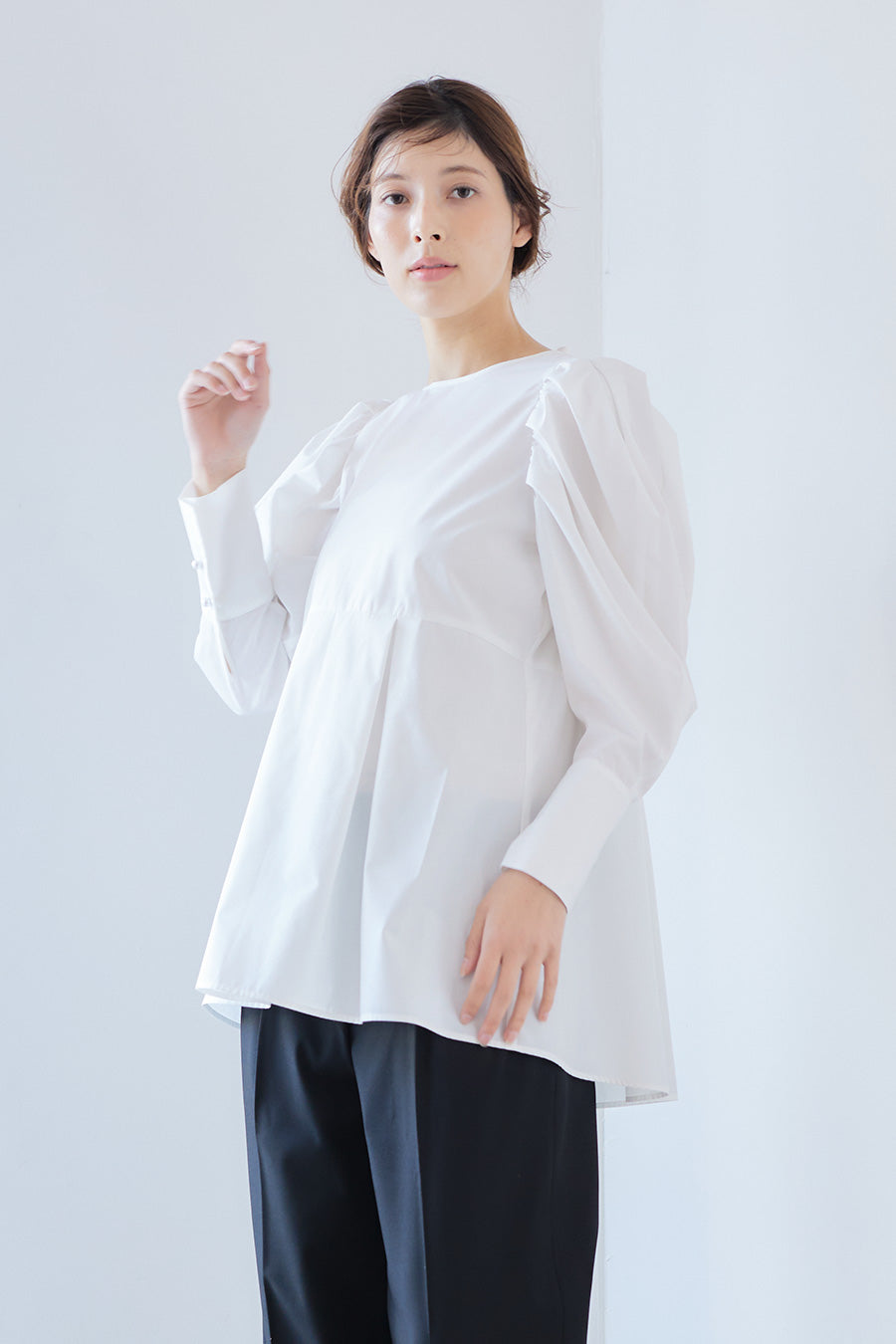 Shoulder blouse /Off white